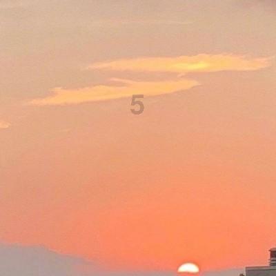 一直线方程4x一2y=0与x平方一10=6y是否相交？
